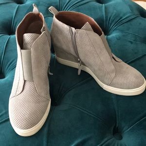 anna wedge sneaker